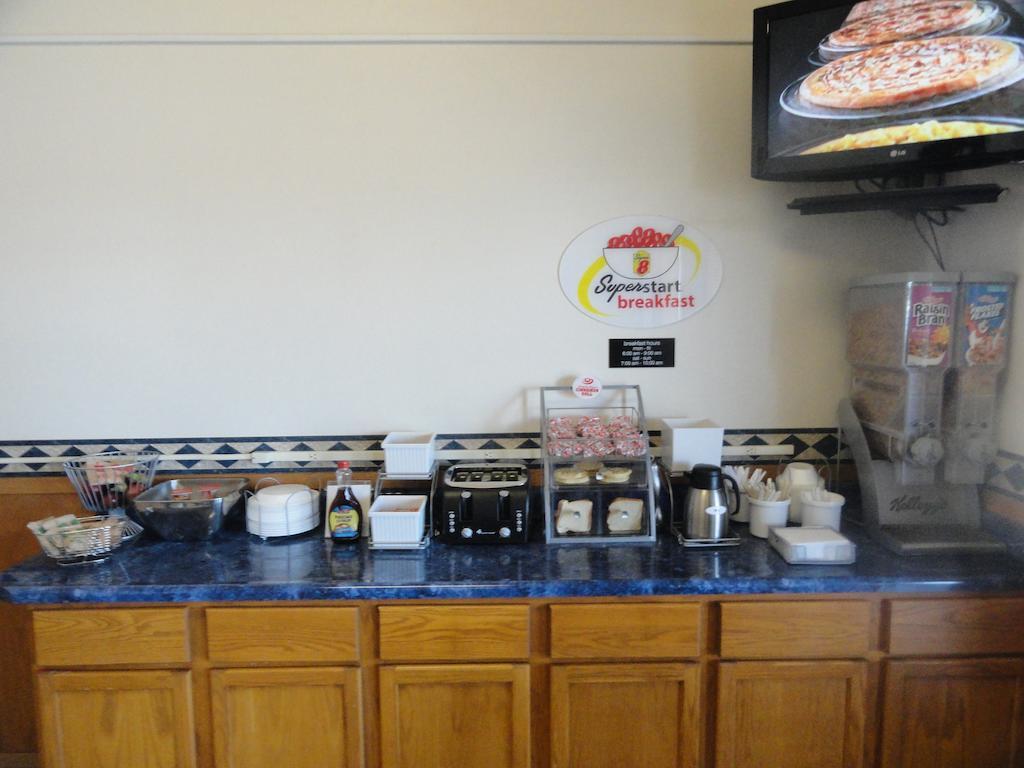 Super 8 By Wyndham Wayne Hotel Ngoại thất bức ảnh